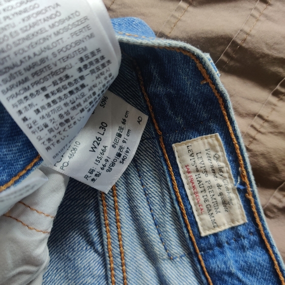 Levi's 501 Classic Fit Straight leg Ripped Distressed Jeans - Picture 7 of 11